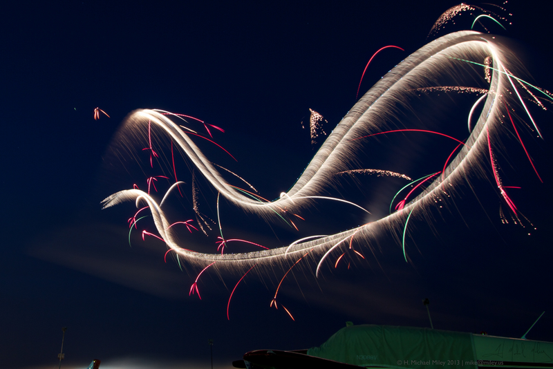 Illustration for article titled The size of this stunning explosion at an air show defies belief